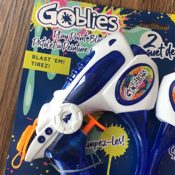 NWT Goblies bundle with 2 play paint blasters and NWT blue throwable paintballs - Picture 5 of 10